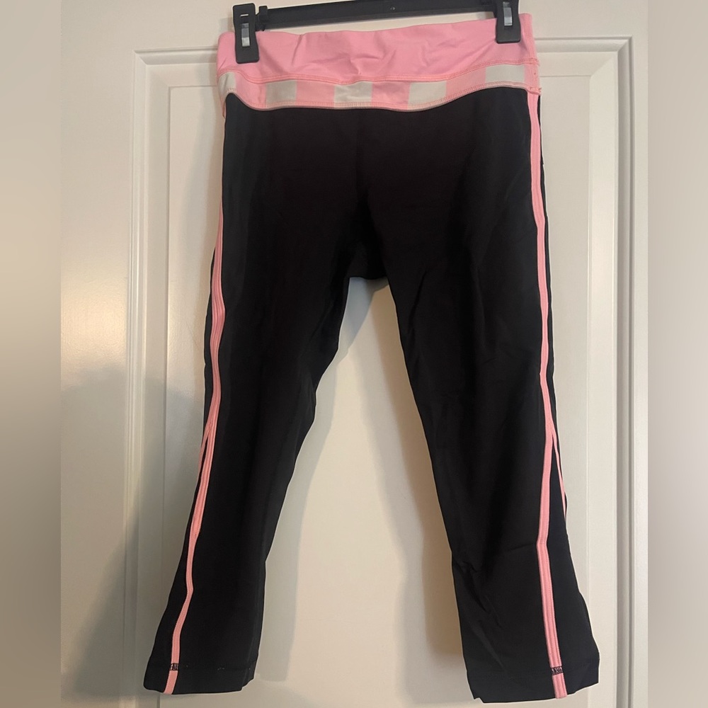 Lululemon Up the Pace Crop Black Striped Pink